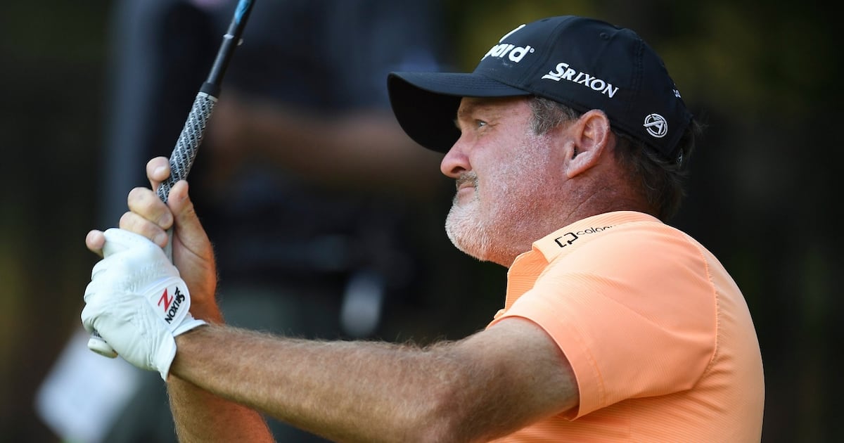 American Jerry Kelly holds his nerve on the 18th to win the Senior British Open