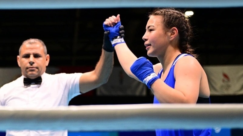 3 Kazakh boxers strike gold at Asian U19 Championships