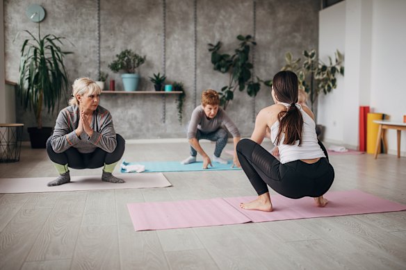Holding a deep, flat-footed squat is a sign that you’ve maintained strong functional capabilities. 