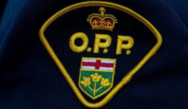 Highway 401 crash leaves two dead, three injured in Mississauga, Ont.
