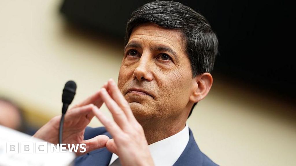 US interest rates held for fifth time in a row - BBC