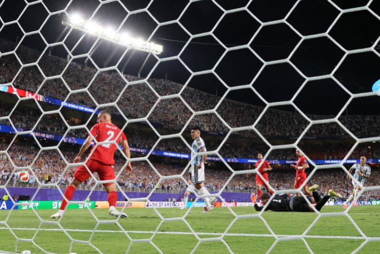 Lautaro Martinez in action.