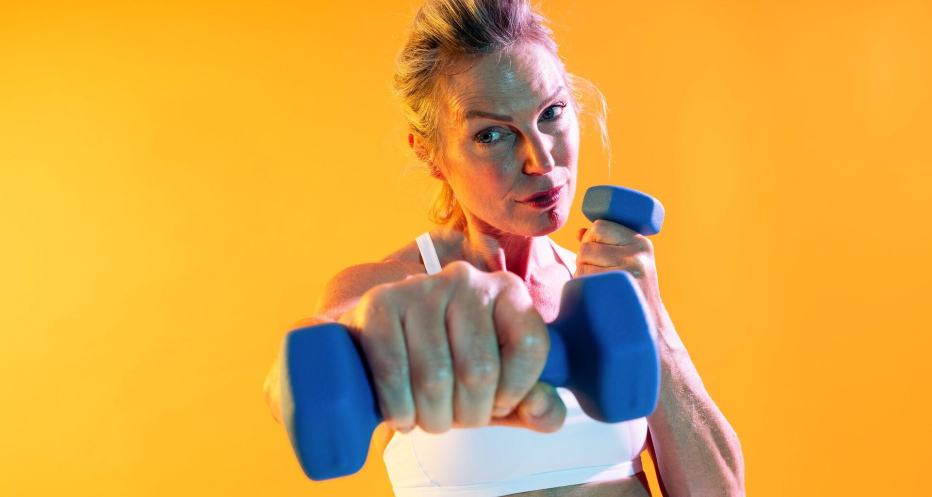 I teach people to rebuild strength after 65: here are the 4 dumbbell exercises I recommend