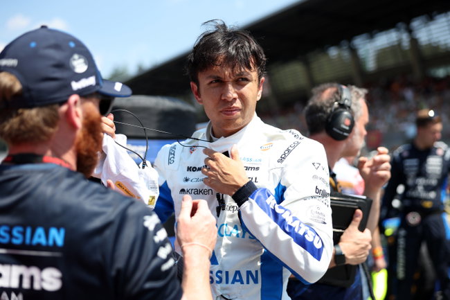 Alexander Albon (THA) Williams F1 Team on the grid.
28.06.2026. Formula 1 World Championship, Rd 8, Austrian Grand Prix, Spielberg, Austria, Race Day.
- www.xpbimages.com, EMail: requests@xpbimages.com © Copyright: Bearne / XPB Images