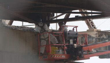 Crews begin dismantling historic Arlington Bridge