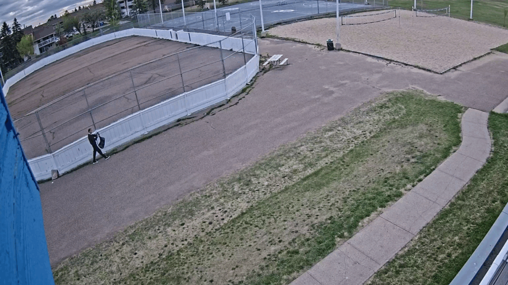 Police seek suspect in arson at south Edmonton community league rink