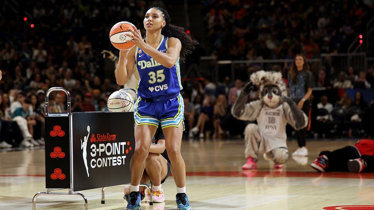 Azzi Fudd participates in the WNBA 3-point contest