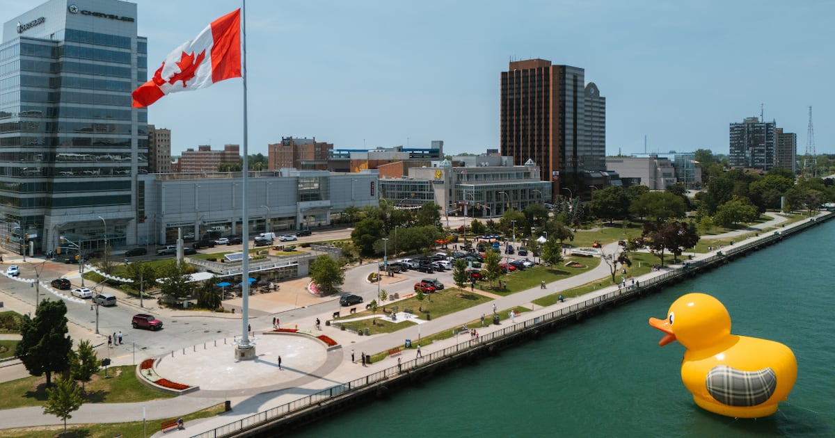 Jeep celebrates 85 years in Canada with giant duck on Windsor waterfront – AM 800 CKLW