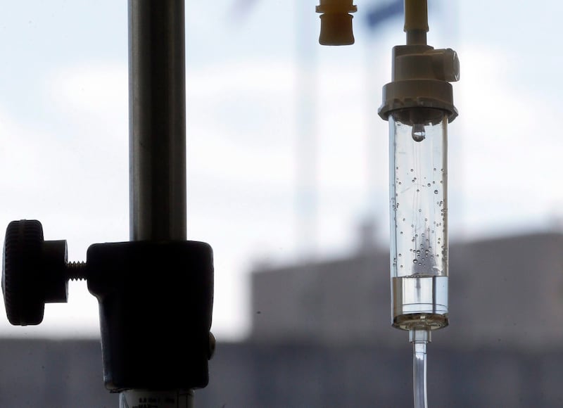 Chemotherapy is administered to a cancer patient via intravenous drip at Duke Cancer Center in Durham, N.C., on  Sept. 5, 2013. (The Canadian Press / AP-Gerry Broome)