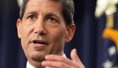 US economy grows a sluggish 1.5% second-quarter with inflation remaining stubbornly high