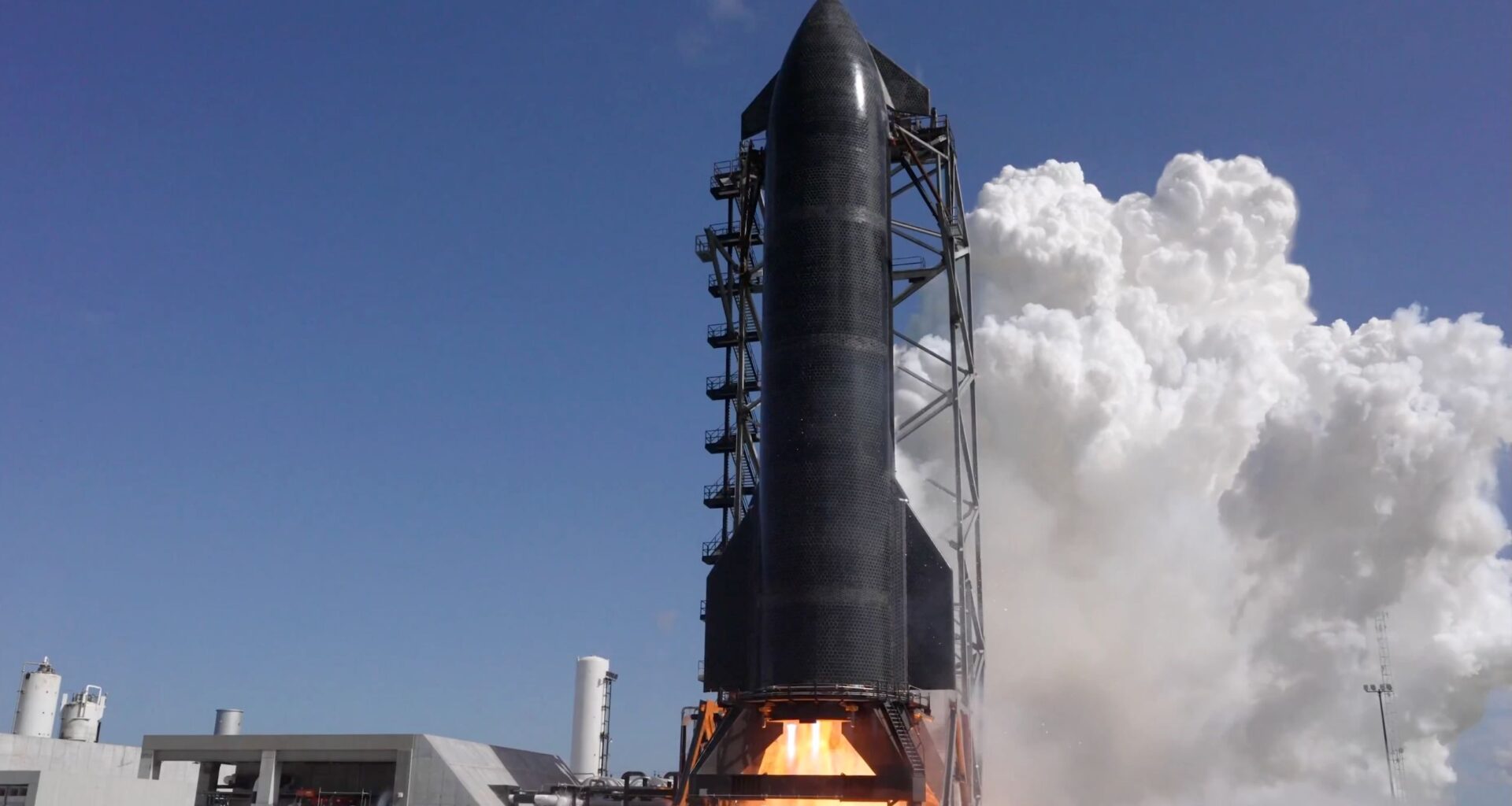 SpaceX fires up all 6 of Starship's engines ahead of 13th test flight (video)
