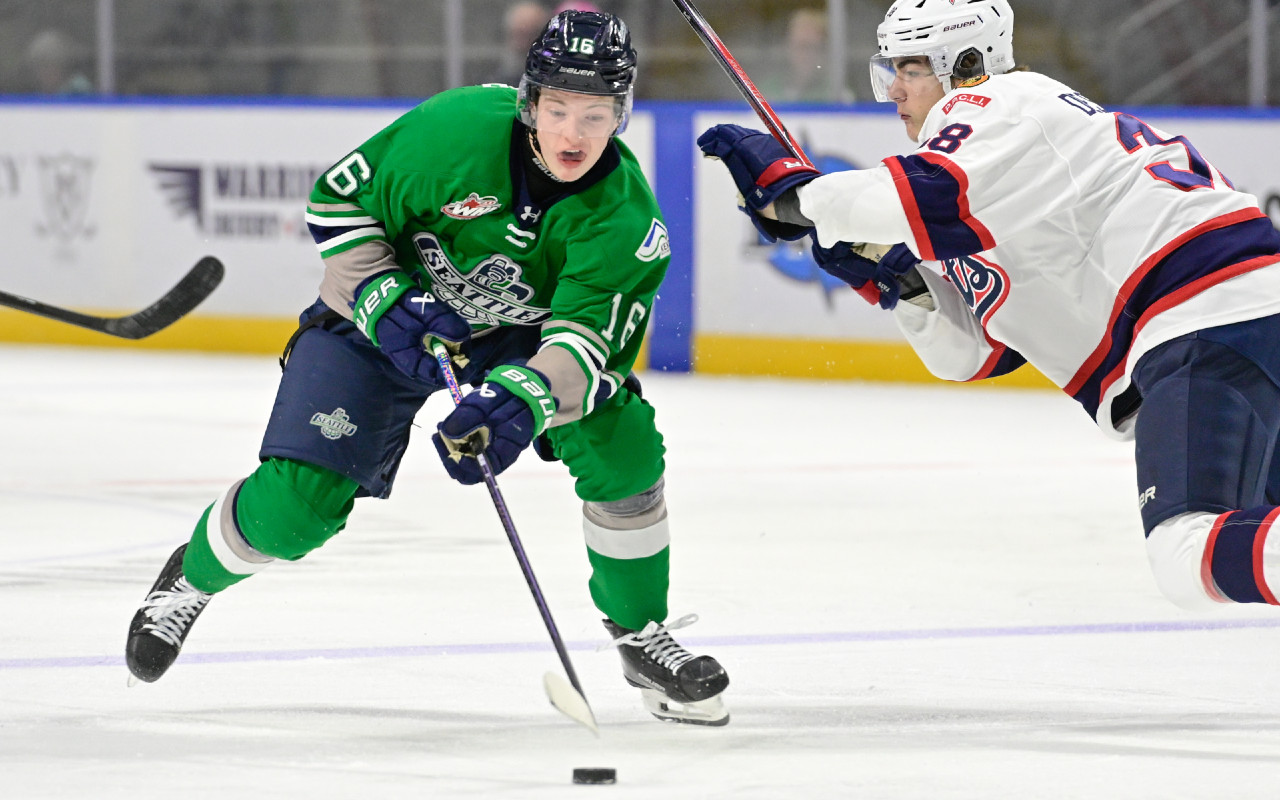 Brock England on the rush with the Seattle Thunderbirds of the WHL. (Brian Liesse/WHL)