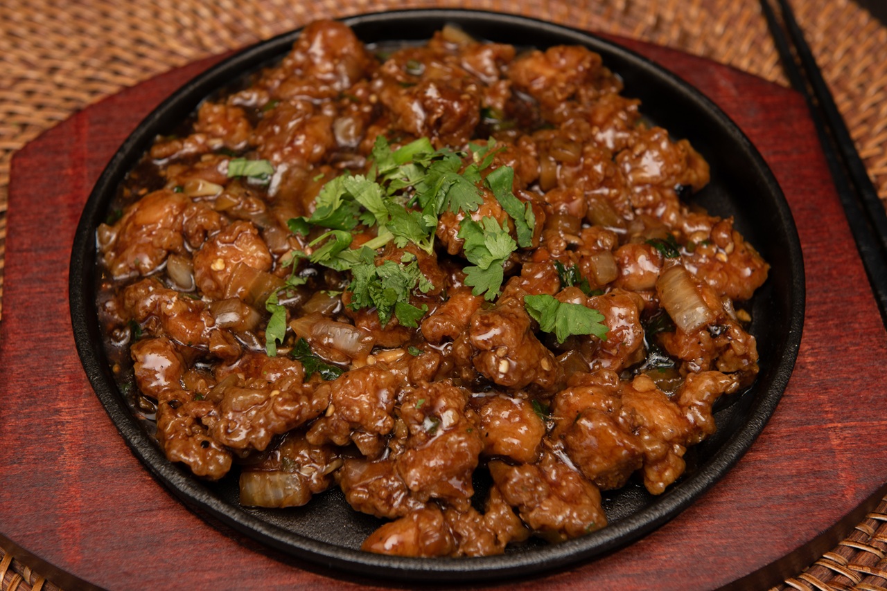 Popular Hakka restaurant offering entrée for just $9.99 in Dundas, Mississauga