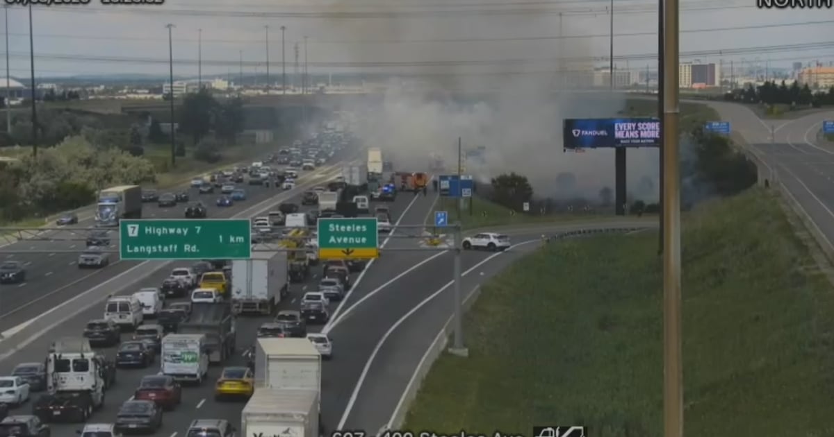 Hwy. 400 grass fire backs up northbound lanes near Steeles
