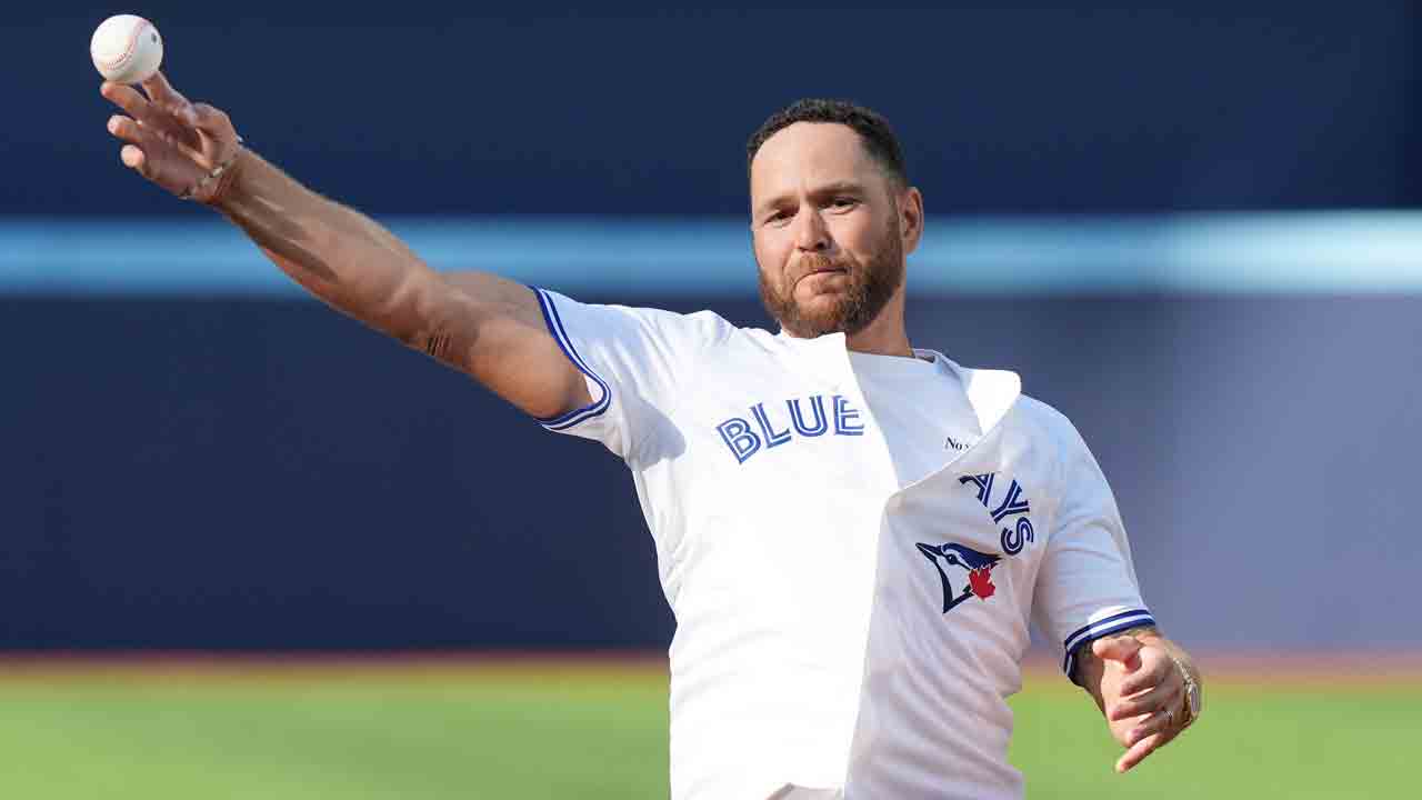 Amid registration surge, Blue Jays make $300K donation through alums