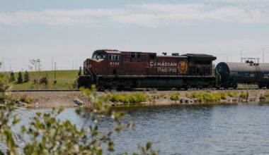 Clean up underway at southwest Calgary pond train derailment