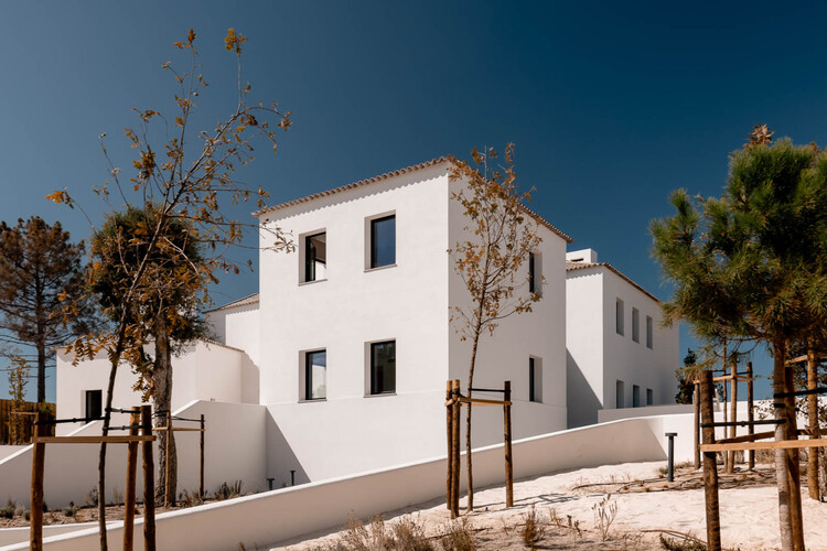Vila Talha / Contacto Atlântico - Exterior Photography