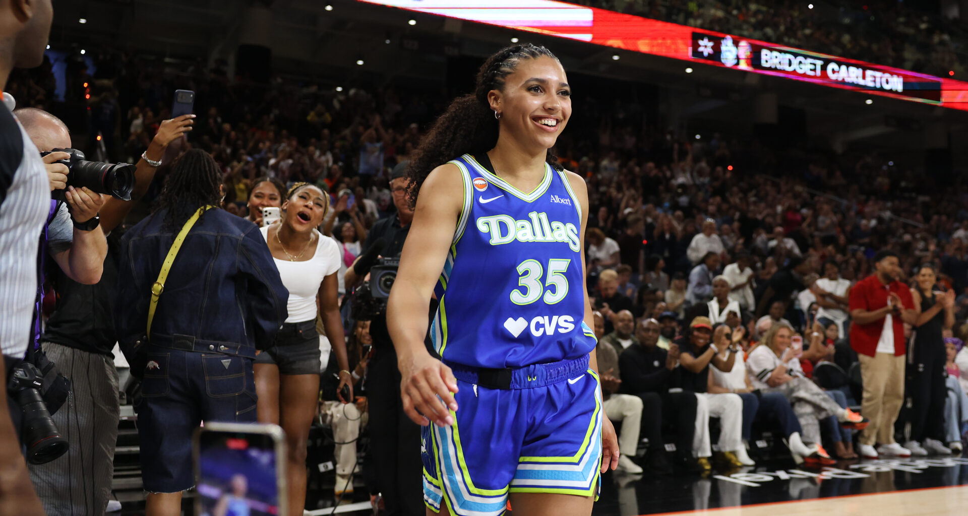WNBA All-Star weekend: Rookie Azzi Fudd wins 3-Point Contest