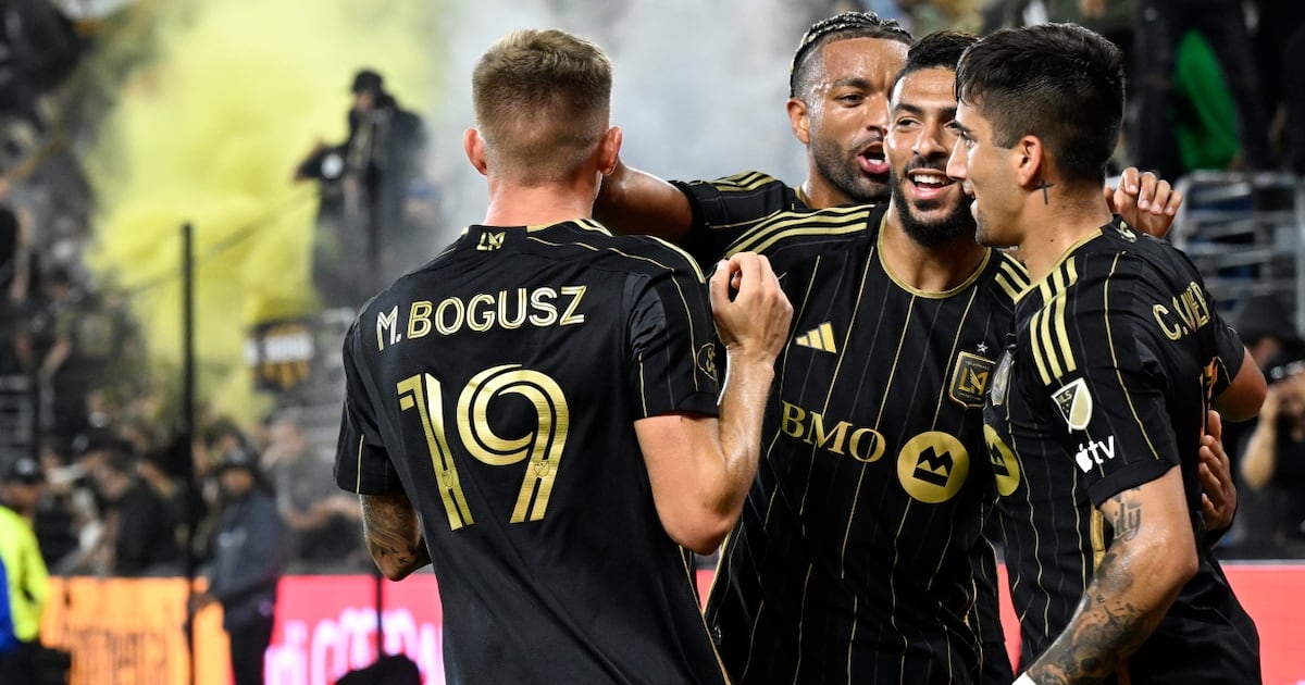 Mateusz Bogusz scores two goals, Jonathan Bond has four saves as Houston Dynamo beat Austin FC 3-0