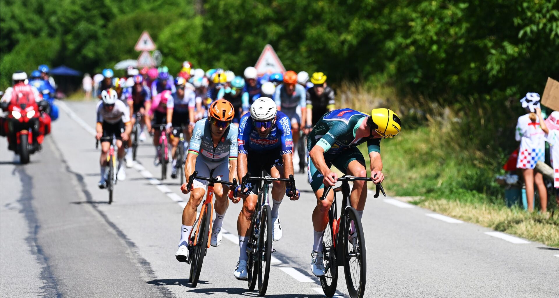 Is Mads Pedersen's green jersey under threat at Tour de France?