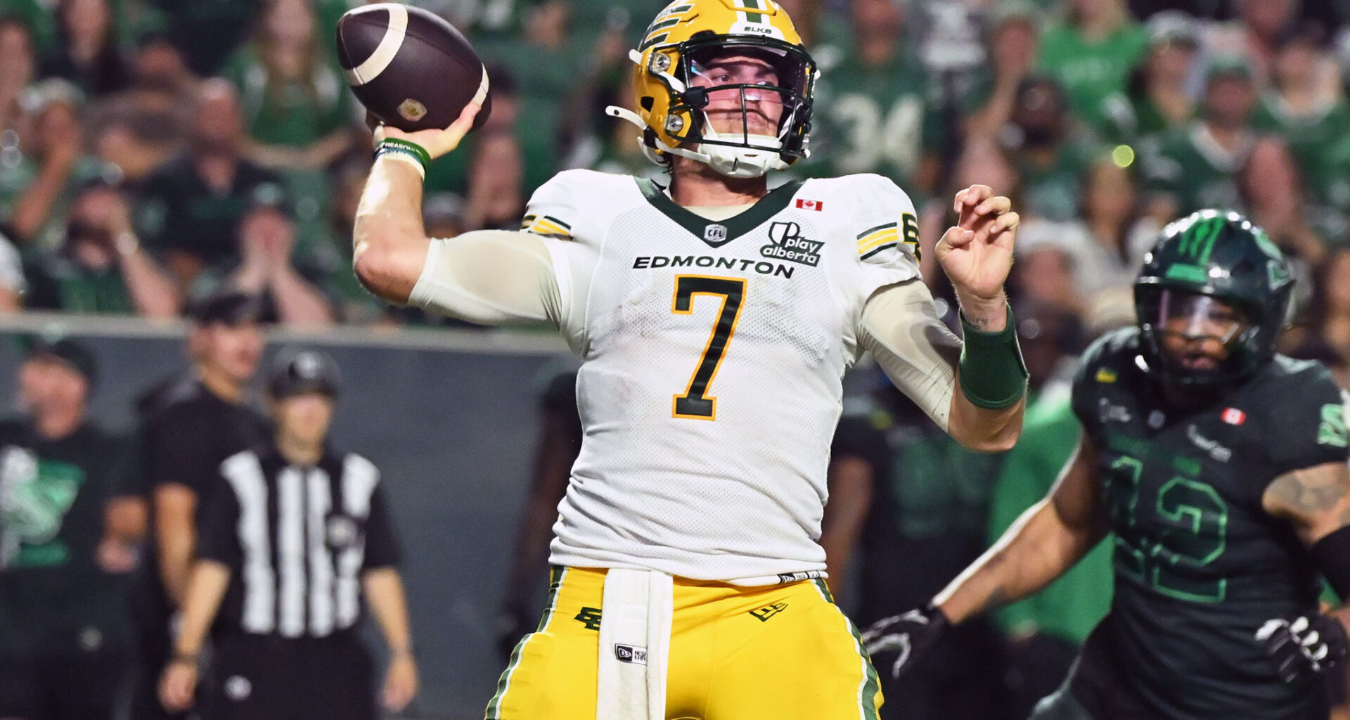 Cody Fajardo has career night in win over Riders
