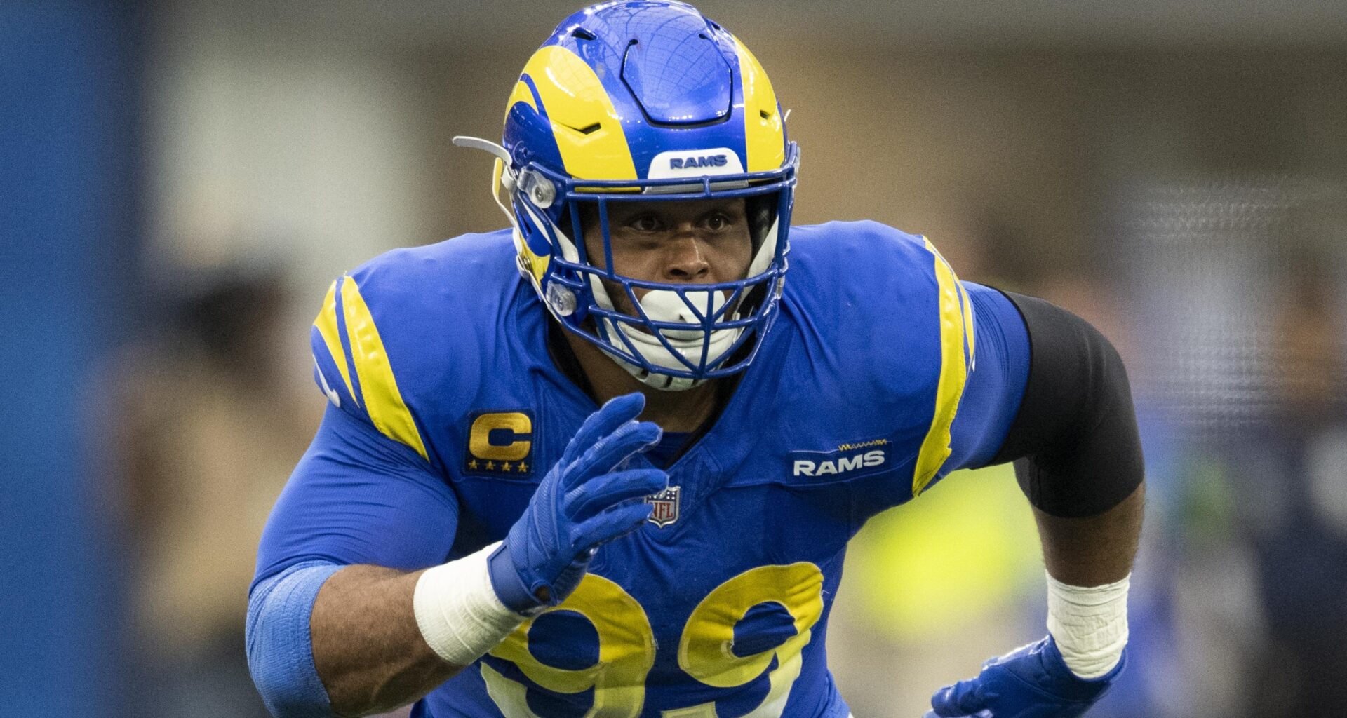 Aaron Donald Fuels NFL Comeback Rumors with Cryptic IG Comment amid Rams Buzz