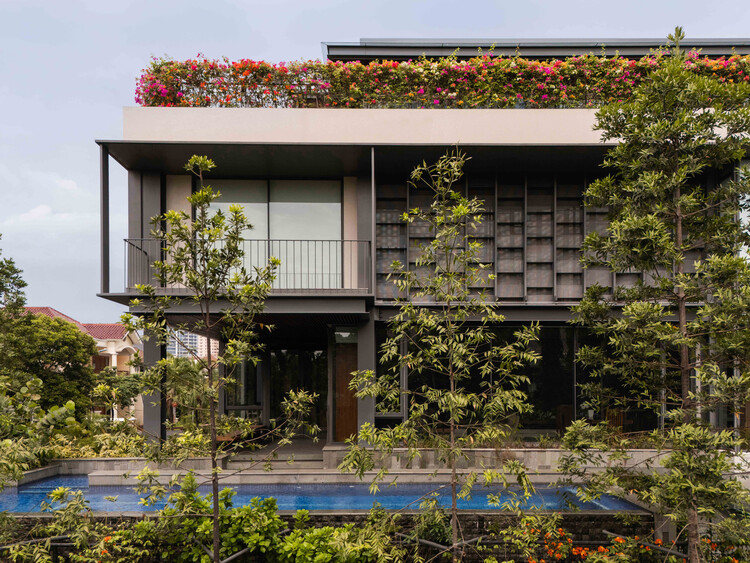 Beyond The Courtyard House / RCAB Studio - Image 1 of 21