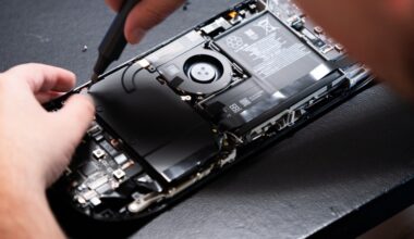 Valve says iFixit will keep selling Steam Deck batteries after all