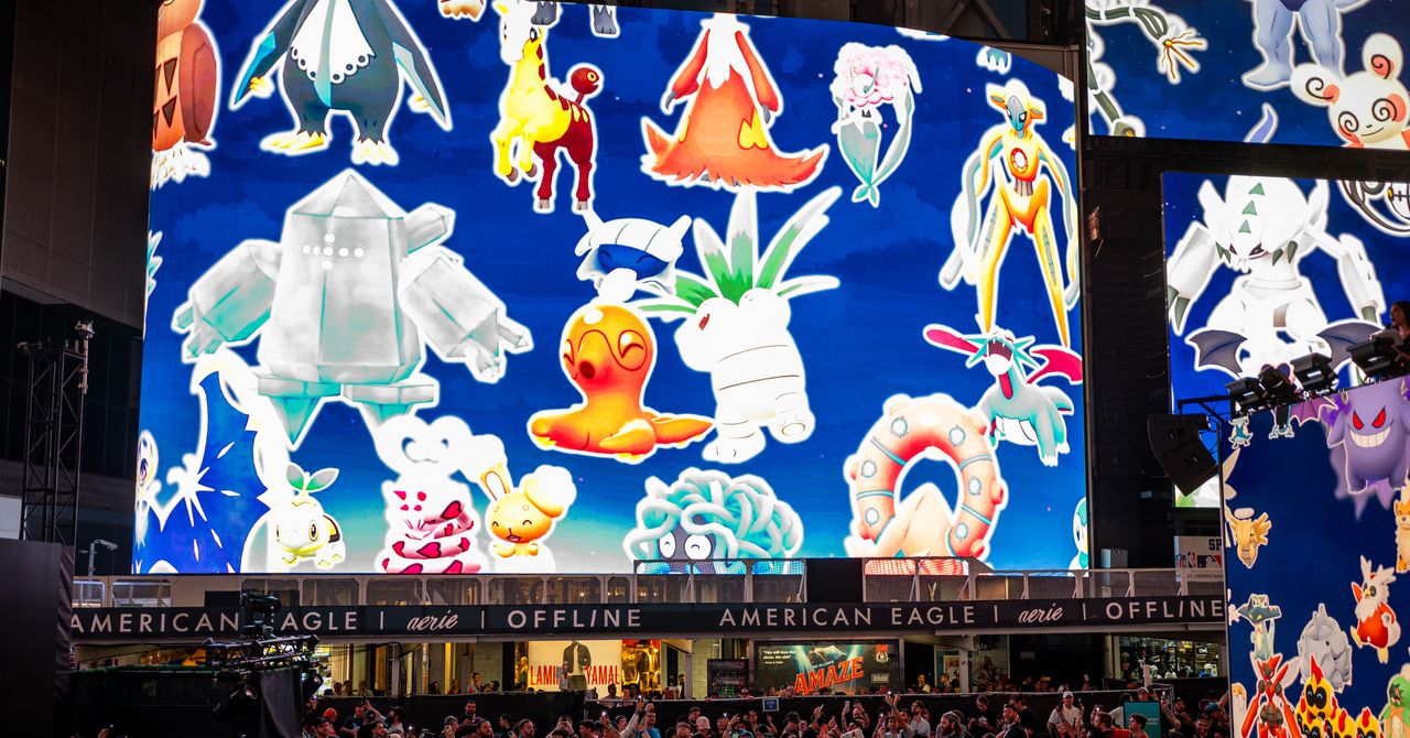 Thousands of ‘Pokémon Go’ Players Descend on Times Square to Defeat Mewtwo