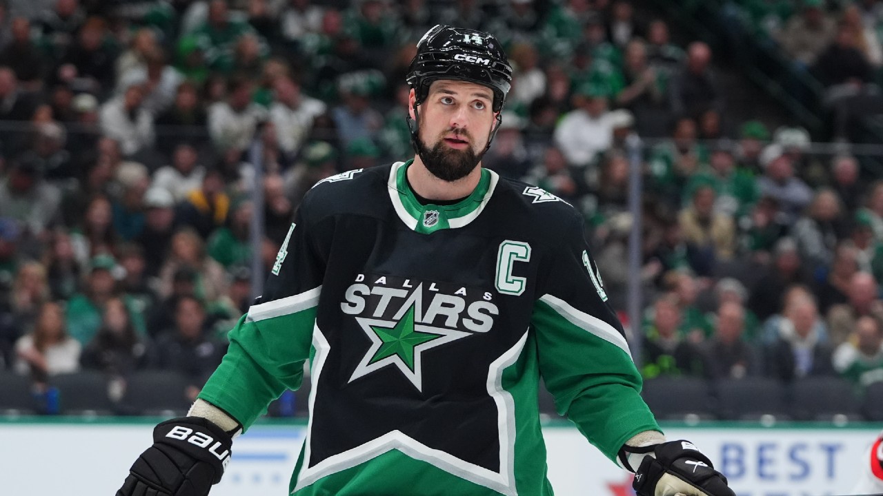 Jamie Benn re-signs with Stars on one-year deal