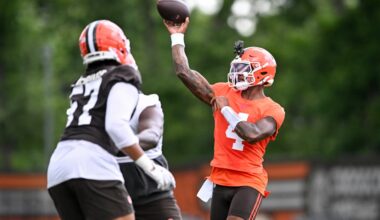 Sportsbooks Track Quarterback Battles as NFL Camps Open