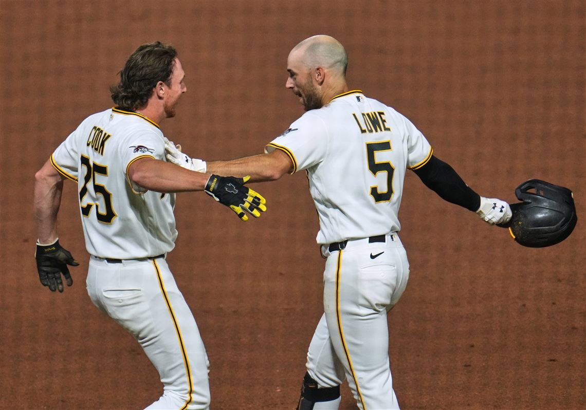 Brandon Lowe plays the hero as the Pirates walk it off against the Diamondbacks in extra innings