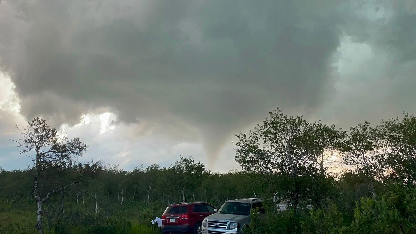 Tornado touches down at Alberta campground southeast of Edmonton