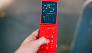 The Light Flip Phone Aims to Be Luddites' Best Weapon Against AI
