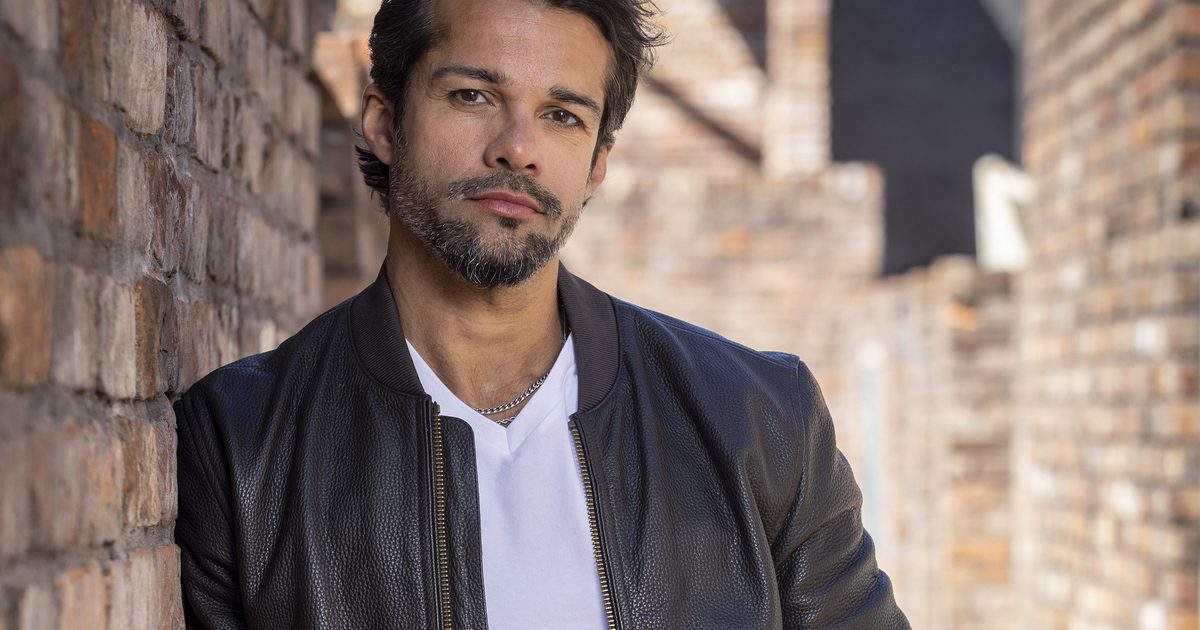 Coronation Street newcomer Idris Nazir shows his true colours