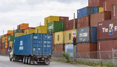 Quebec introducing new rules for trained Ontario truck drivers