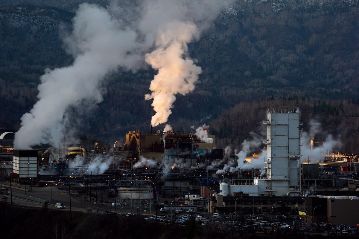 Ottawa to invest hundreds of millions into Teck’s B.C. smelter to boost germanium production