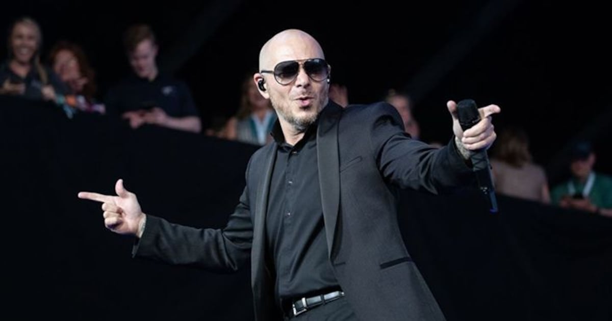 U.S. rapper Pitbull sets bald cap world record at London show - CTV News