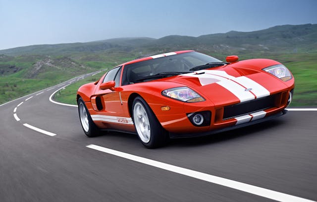 Ford GT front 3/4 driving