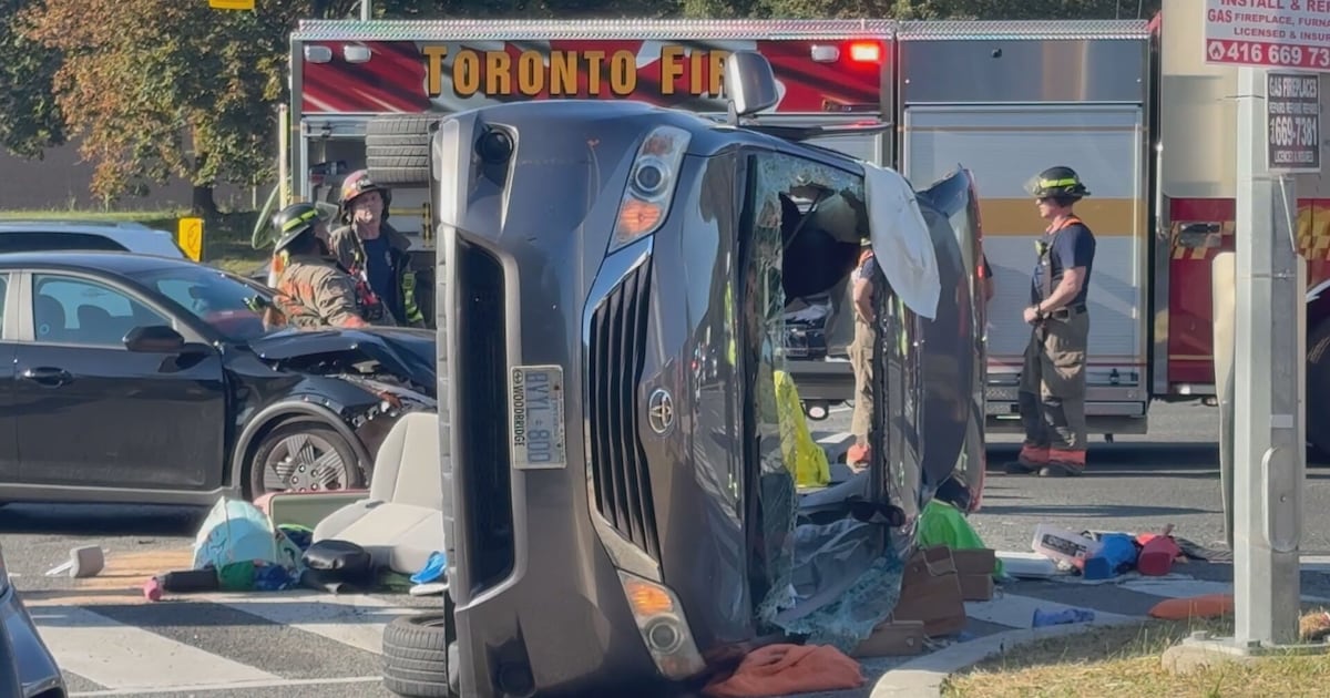 North York collision: 7 in hospital
