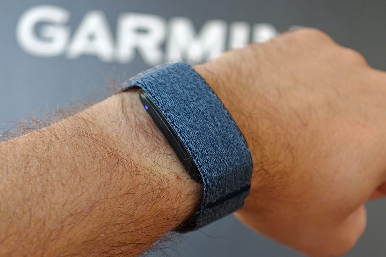 Garmin Cirqa fitness tracker hands-on front