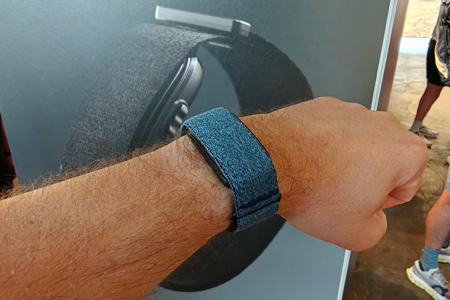 Garmin Cirqa fitness tracker hands-on lead