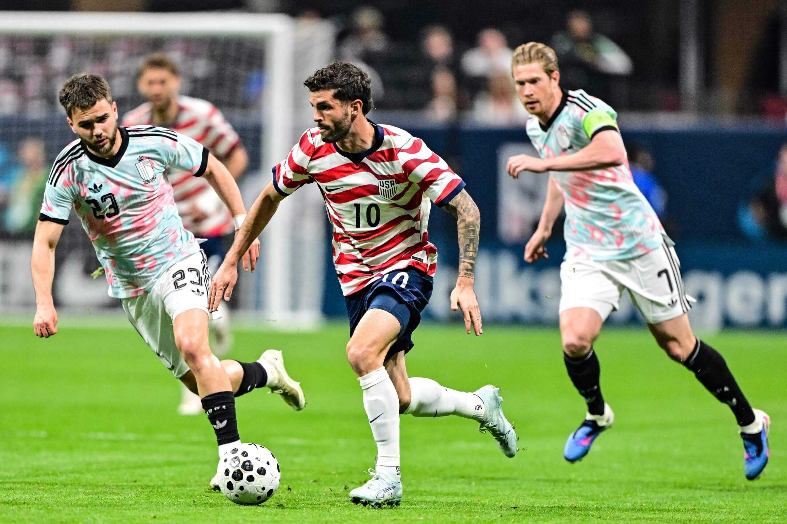 Christian Pulisic dribbles against Belgium