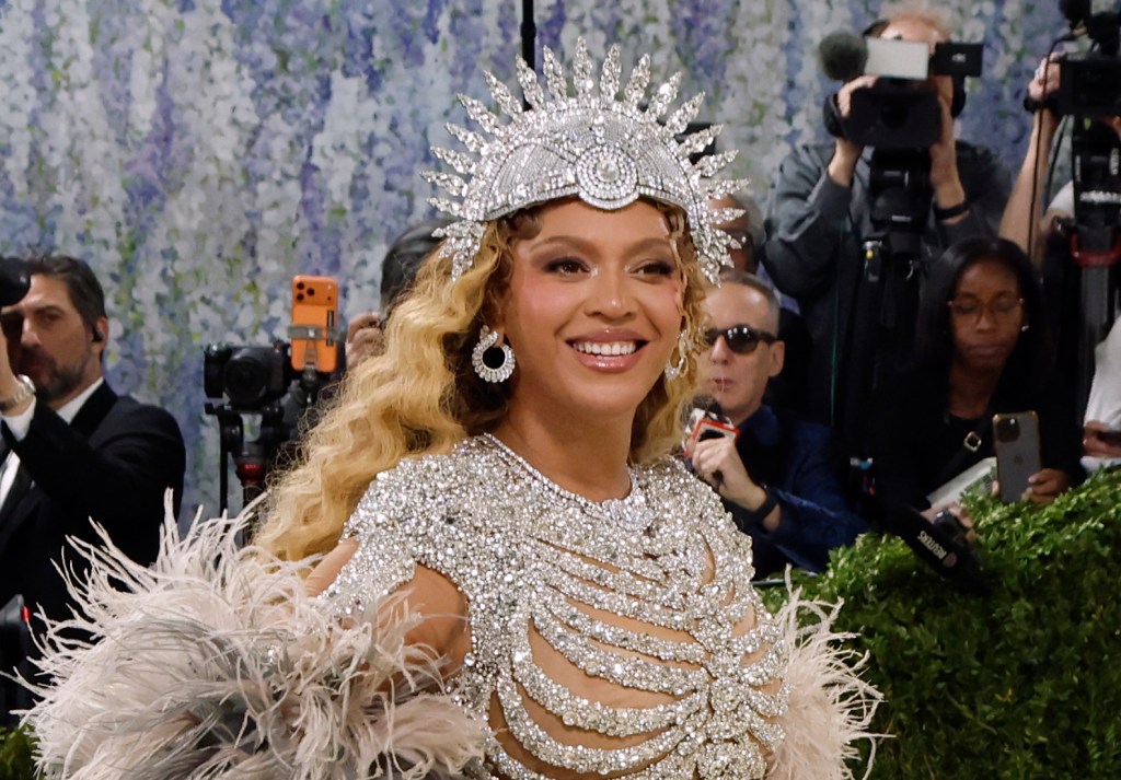 Beyoncé Releases New Song 'Morning Dew (Donk)' As 4th Of July Surprise