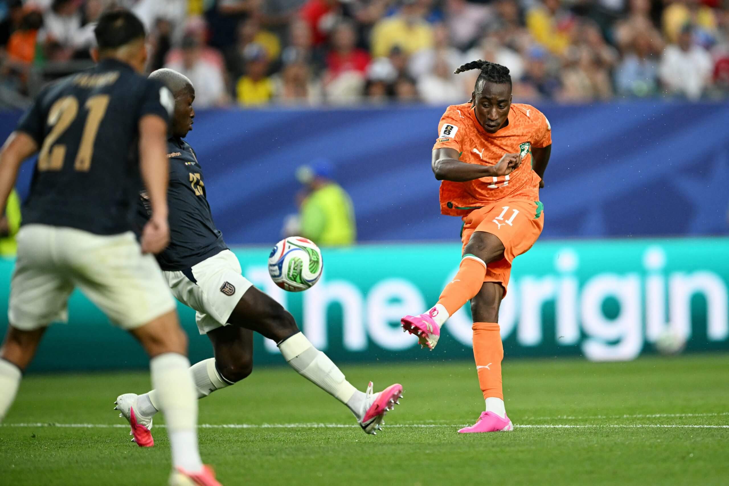 Ivory Coast's forward Yan Diomande shoots with his left foot during the 2026 World Cup Group E football match between Ivory Coast and Ecuador