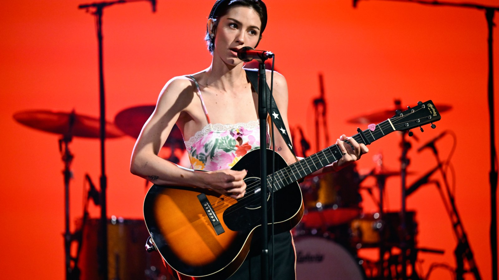 Watch Gracie Abrams Showcase Evocative Song 'Minibar' on 'Fallon'