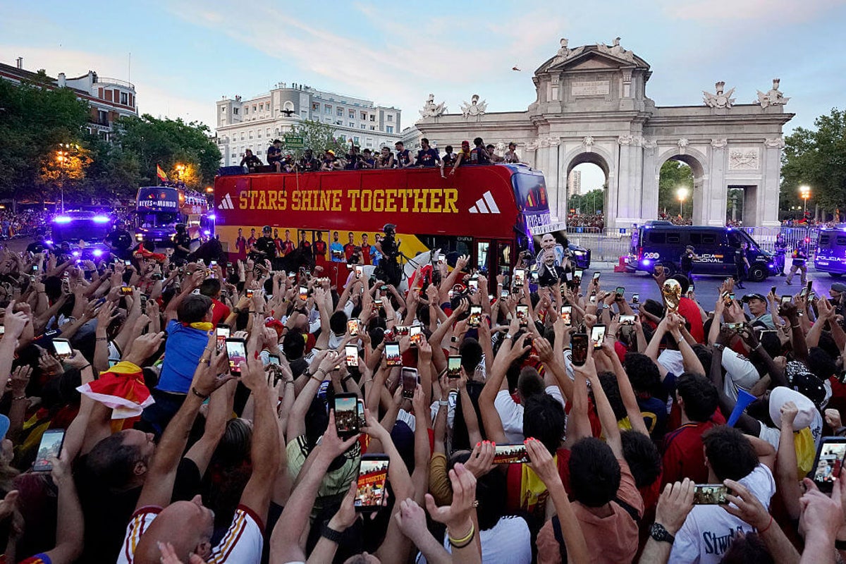 Spain’s unprecedented soccer synergy. Plus: Entering uncharted territory with Netflix