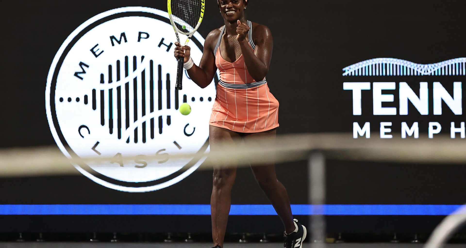 Stephens rolls back the years to upset Starodubtseva in Memphis first round
