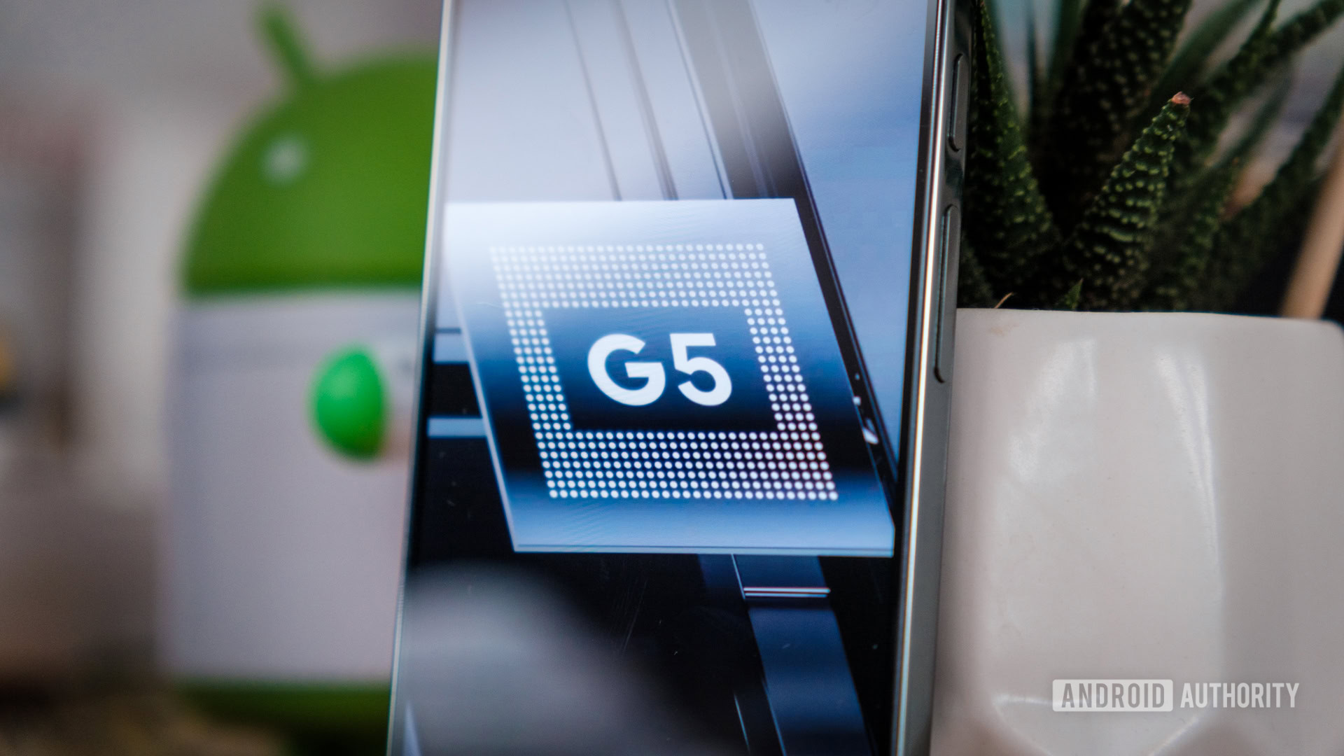 Google Pixel Tensor G5 logo up close