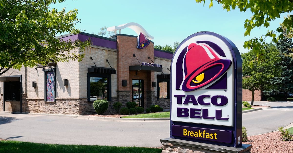 Lettuce at Taco Bell in 5 U.S. states confirmed as source of a diarrhea-causing parasite outbreak - CTV News